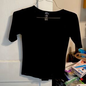 Nice blouse v neck good condition medium sleeve